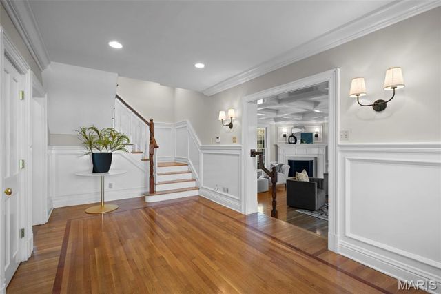 13456 Thornhill Drive, Town And Country, MO 63131