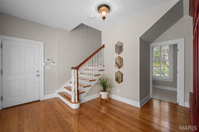 13456 Thornhill Drive, Town And Country, MO 63131