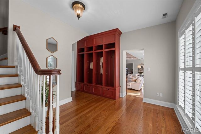 13456 Thornhill Drive, Town And Country, MO 63131