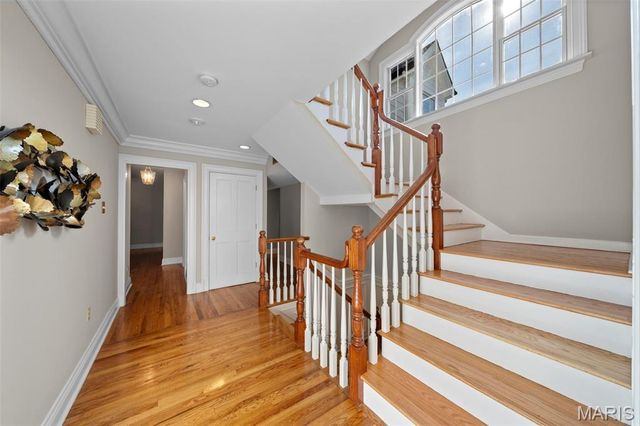13456 Thornhill Drive, Town And Country, MO 63131