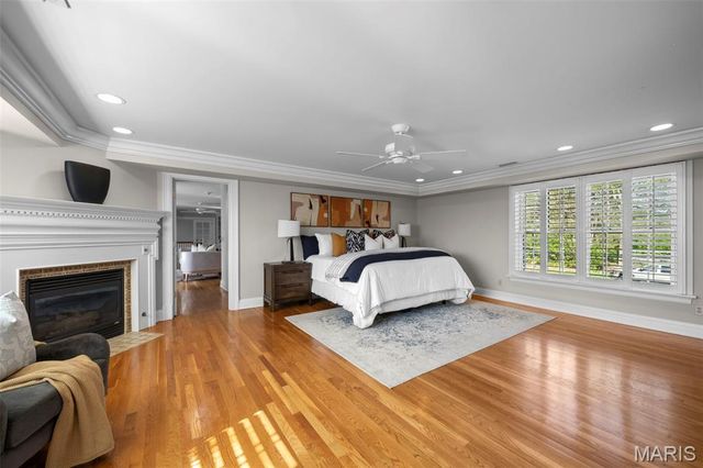 13456 Thornhill Drive, Town And Country, MO 63131