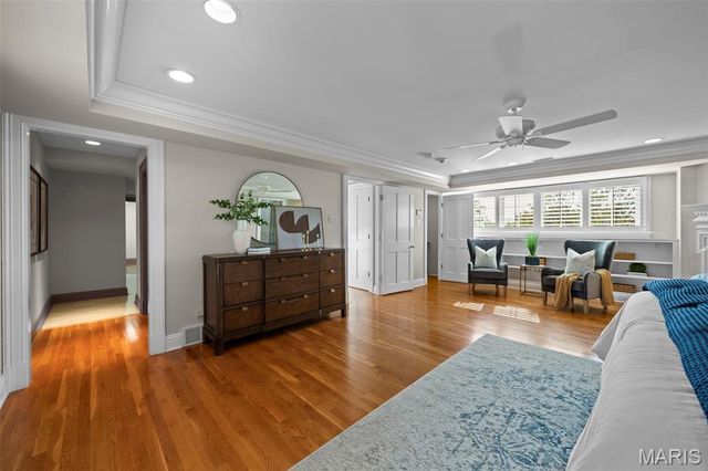 13456 Thornhill Drive, Town And Country, MO 63131