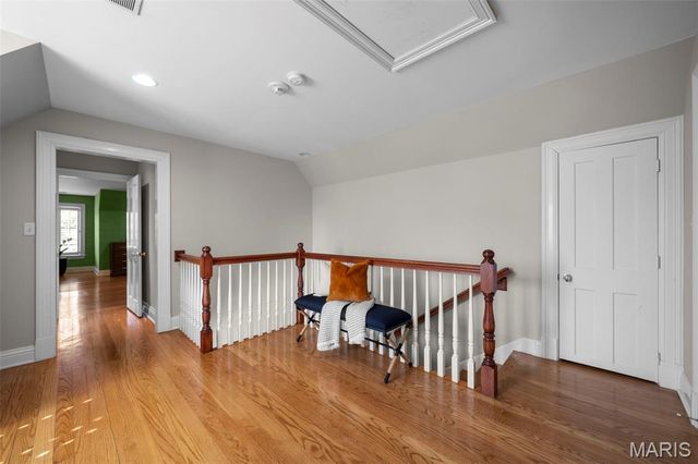 13456 Thornhill Drive, Town And Country, MO 63131
