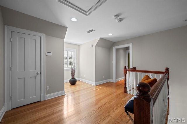 13456 Thornhill Drive, Town And Country, MO 63131