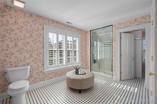 13456 Thornhill Drive, Town And Country, MO 63131