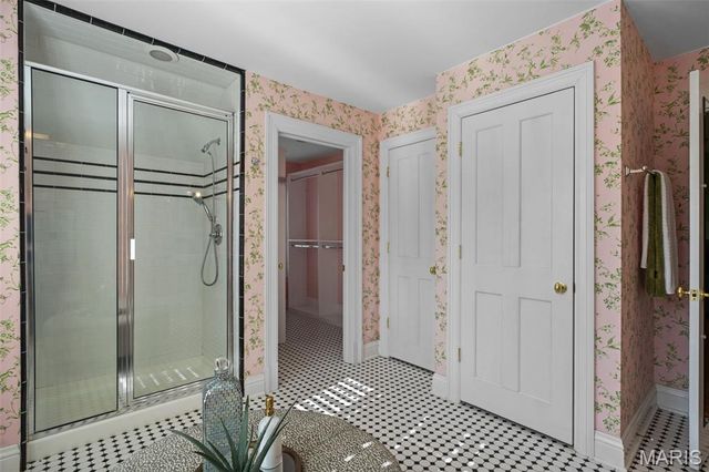 13456 Thornhill Drive, Town And Country, MO 63131