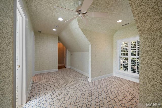 13456 Thornhill Drive, Town And Country, MO 63131