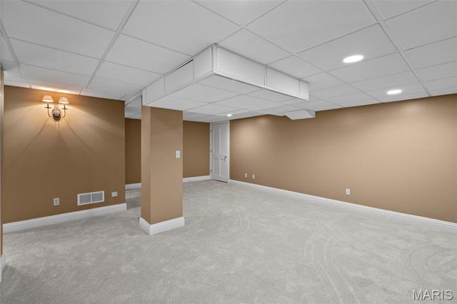 13456 Thornhill Drive, Town And Country, MO 63131