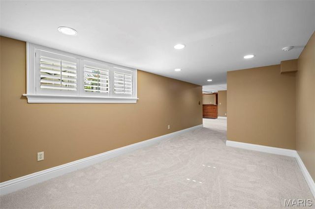 13456 Thornhill Drive, Town And Country, MO 63131