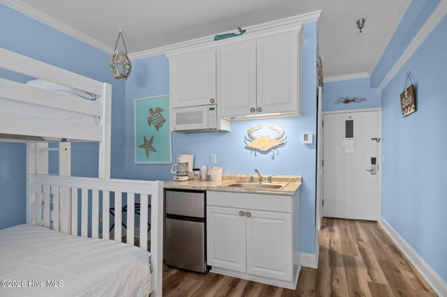 602 W Fort Macon Road 115, Atlantic Beach, NC 28512