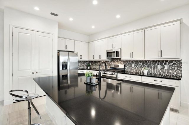 32179 LOGAN ELM TERRACE, Wesley Chapel, FL 33543