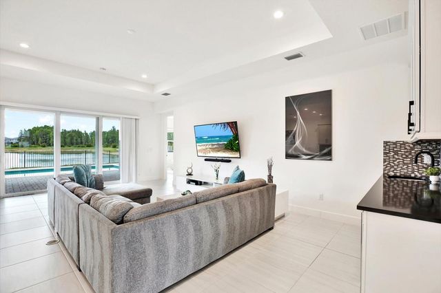 32179 LOGAN ELM TERRACE, Wesley Chapel, FL 33543