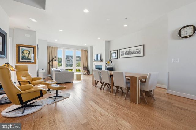 9767 AZURE ALY, Bethesda, MD 20817