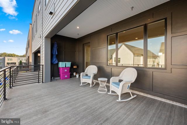 9767 AZURE ALY, Bethesda, MD 20817