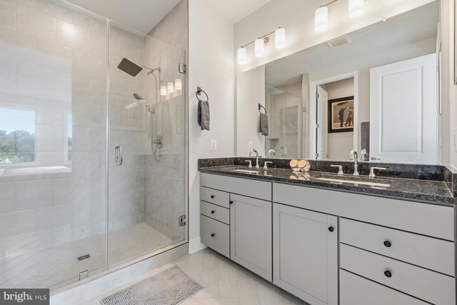9767 AZURE ALY, Bethesda, MD 20817