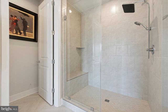 9767 AZURE ALY, Bethesda, MD 20817