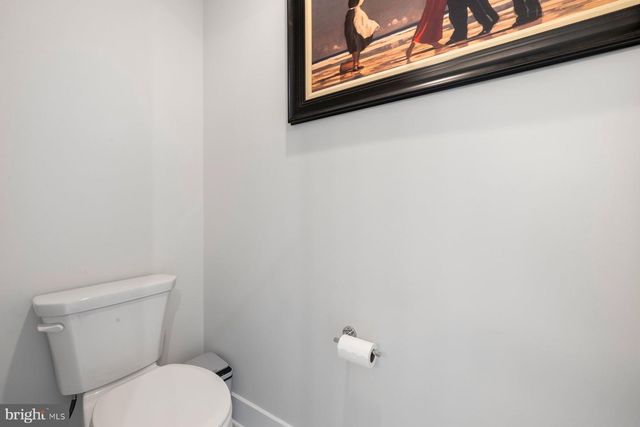 9767 AZURE ALY, Bethesda, MD 20817