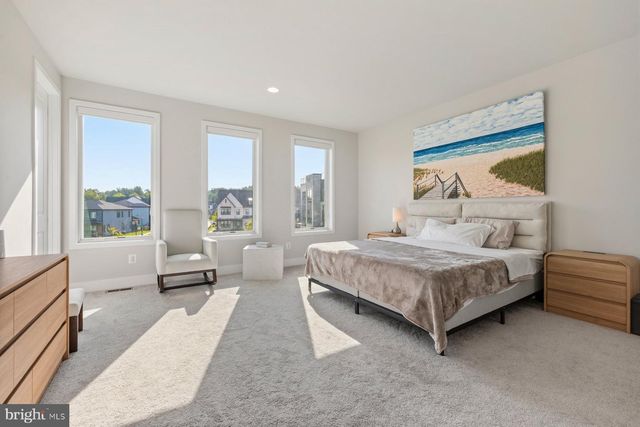 9767 AZURE ALY, Bethesda, MD 20817