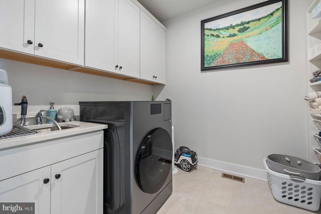 9767 AZURE ALY, Bethesda, MD 20817