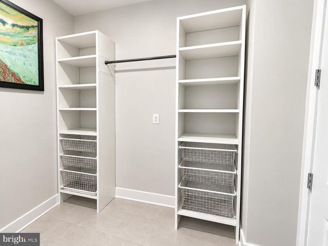 9767 AZURE ALY, Bethesda, MD 20817
