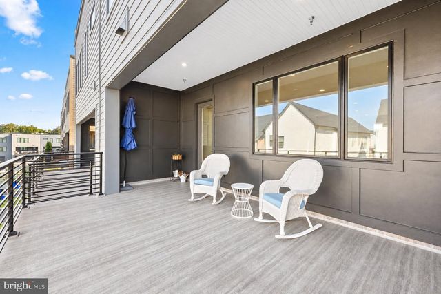 9767 AZURE ALY, Bethesda, MD 20817