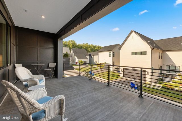 9767 AZURE ALY, Bethesda, MD 20817