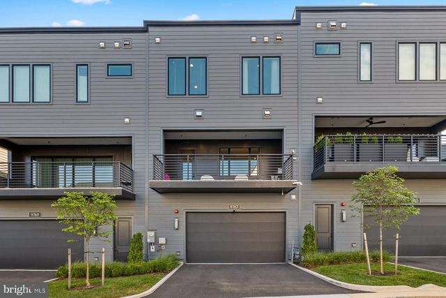 9767 AZURE ALY, Bethesda, MD 20817