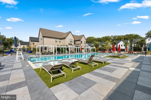 9767 AZURE ALY, Bethesda, MD 20817