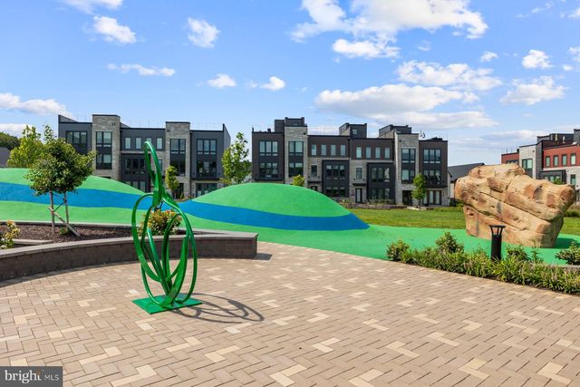 9767 AZURE ALY, Bethesda, MD 20817