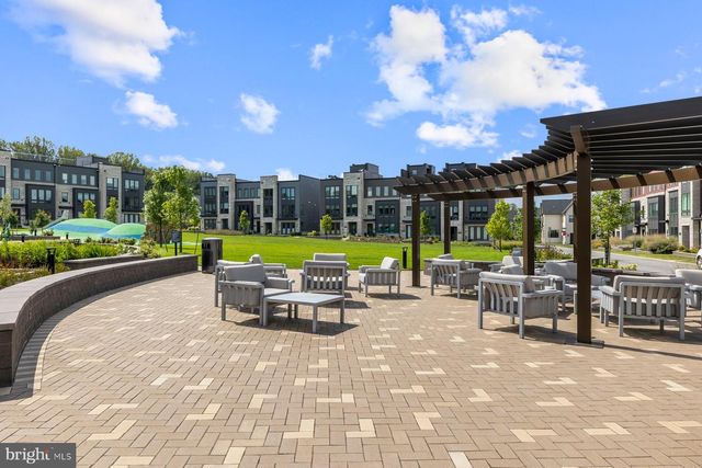 9767 AZURE ALY, Bethesda, MD 20817