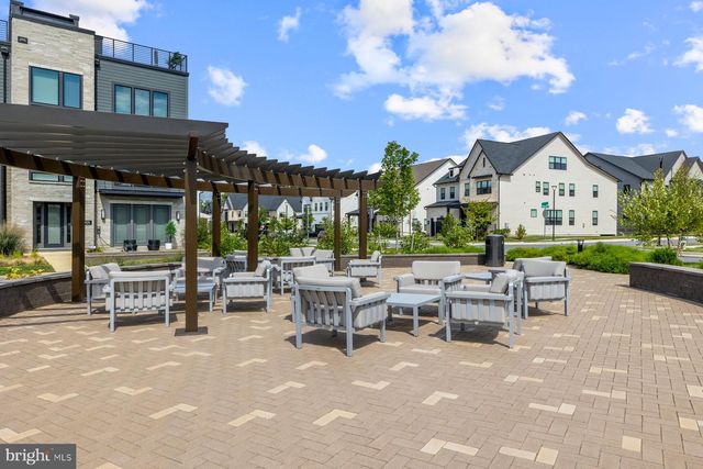 9767 AZURE ALY, Bethesda, MD 20817
