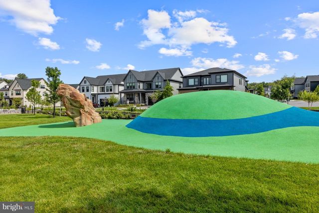 9767 AZURE ALY, Bethesda, MD 20817