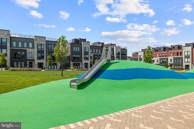 9767 AZURE ALY, Bethesda, MD 20817