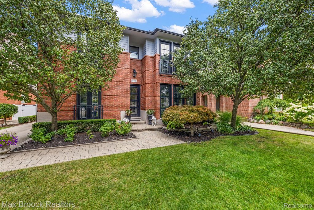 650 Hanna Street, Birmingham, MI 48009