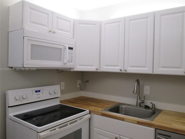 2250 NE 66th St 1521, Fort Lauderdale, FL 33308