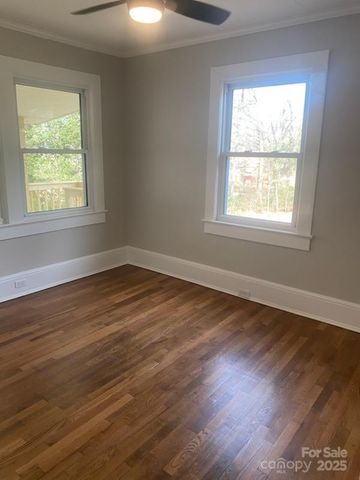 107 LR Smith Avenue, Hendersonville, NC 28791