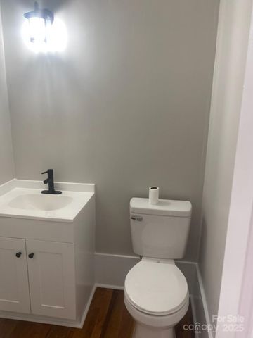 107 LR Smith Avenue, Hendersonville, NC 28791