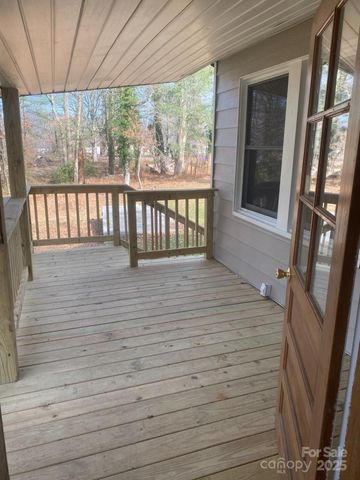 107 LR Smith Avenue, Hendersonville, NC 28791