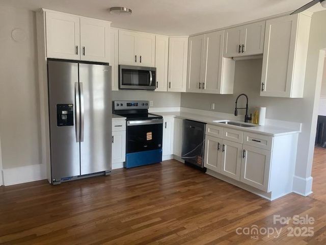 107 LR Smith Avenue, Hendersonville, NC 28791