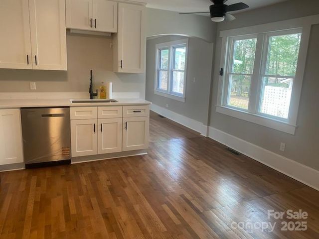 107 LR Smith Avenue, Hendersonville, NC 28791