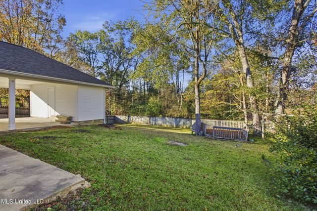 1022 N Azalea Drive, Madison, MS 39110
