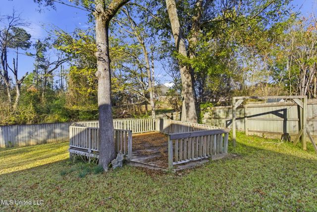1022 N Azalea Drive, Madison, MS 39110