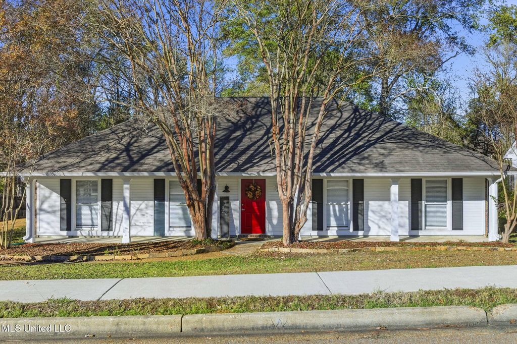 1022 N Azalea Drive, Madison, MS 39110