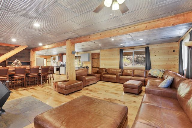 5882 Carey Rd, Tumtum, WA 99034