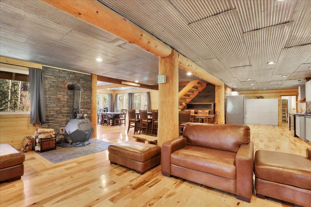 5882 Carey Rd, Tumtum, WA 99034