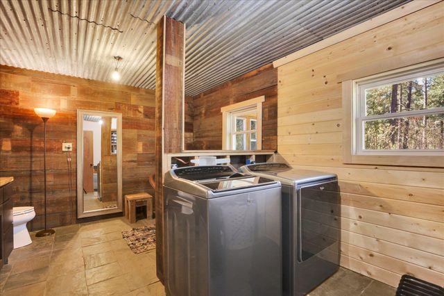 5882 Carey Rd, Tumtum, WA 99034