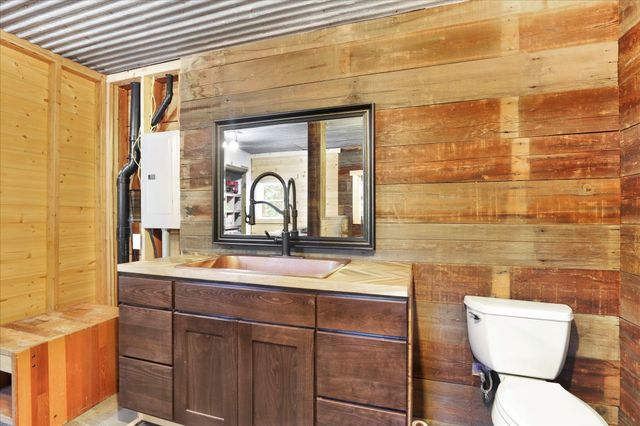 5882 Carey Rd, Tumtum, WA 99034