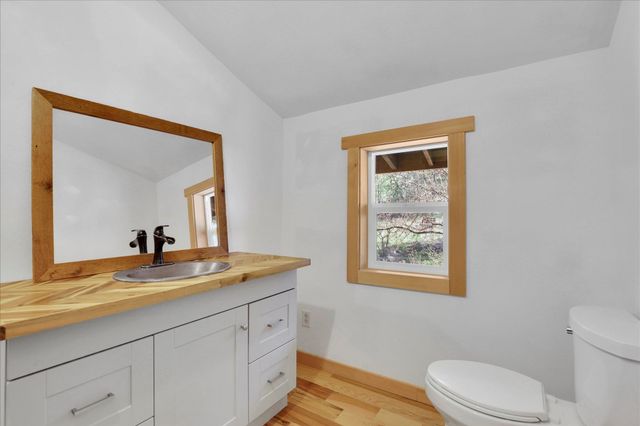 5882 Carey Rd, Tumtum, WA 99034