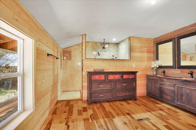 5882 Carey Rd, Tumtum, WA 99034