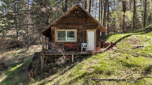 5882 Carey Rd, Tumtum, WA 99034